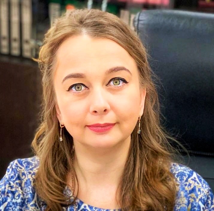 Алена Ли